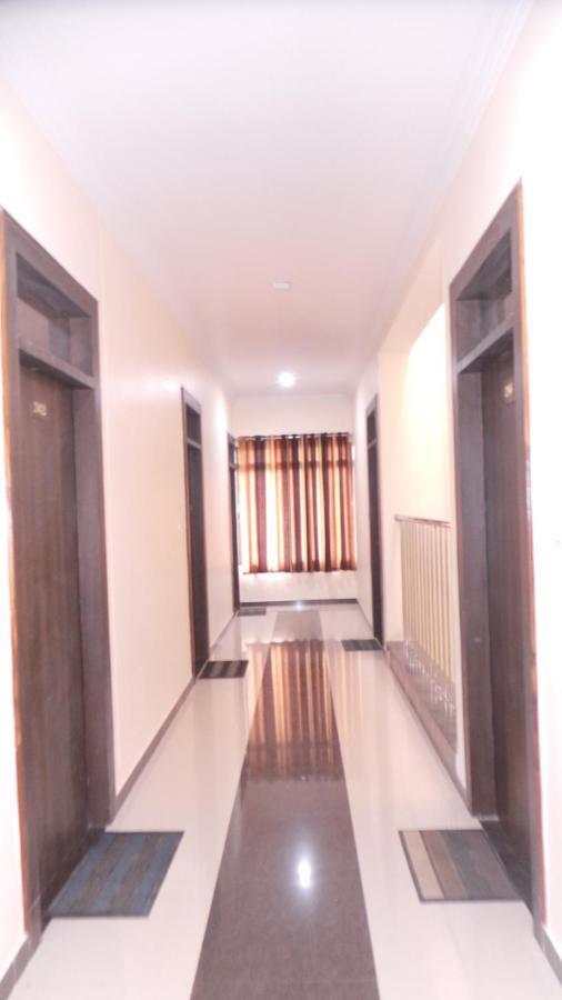 Hotelyashpalace Maihar Exterior foto