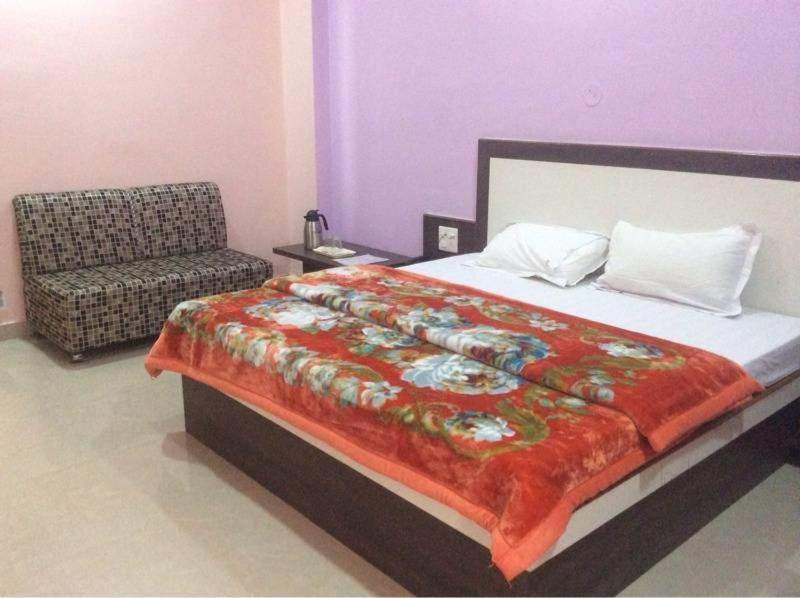 Hotelyashpalace Maihar Exterior foto